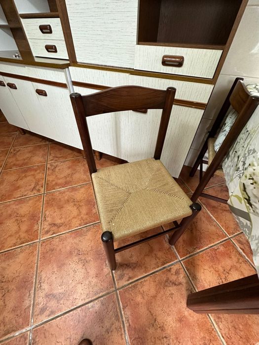 Mesa de cozinha e 4 cadeiras