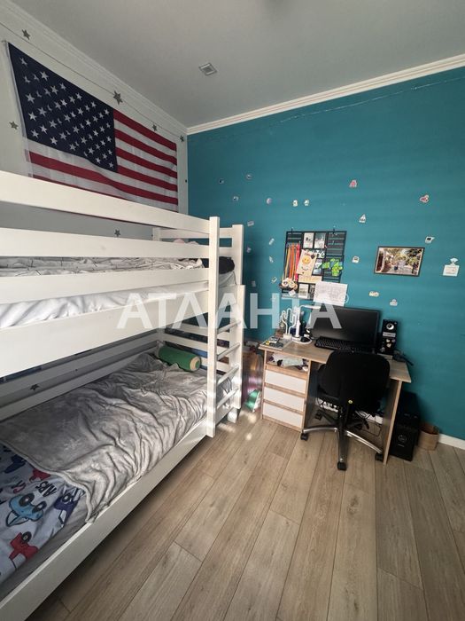 Продаж півособняку в центрі міста