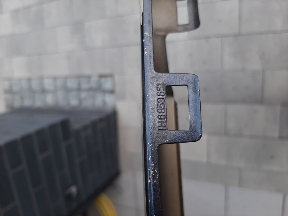 Golf 3, gril przedni, atrapa volkswagen