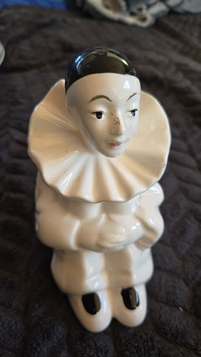 Ceramiczna figurka Pierrot.