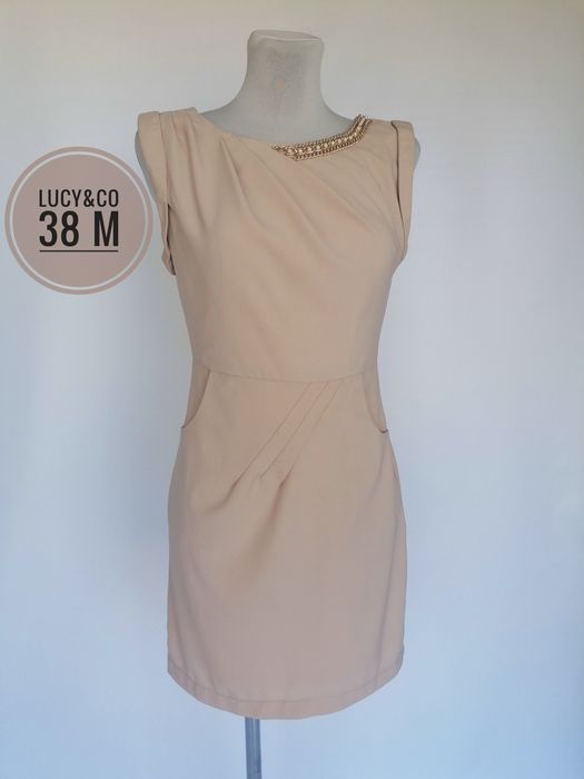 Beżowa krótka dopasowana elegancka sukienka koktailowa Lucy & Co 38 M