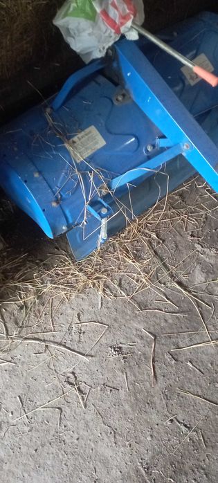 Зубр мотоблок,прицеп,все в комплекті