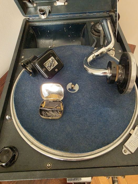 Gramofon walizkowy Electrola