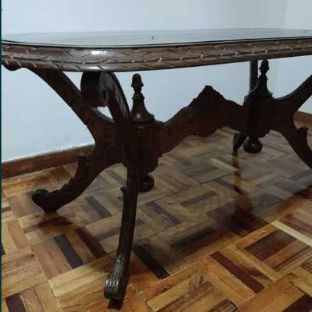 Mesa de Sala de Estar em Madeira de Castanheiro
