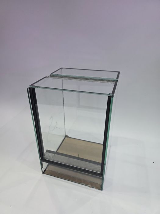 Terrarium 20x20x30 (gilotyna)