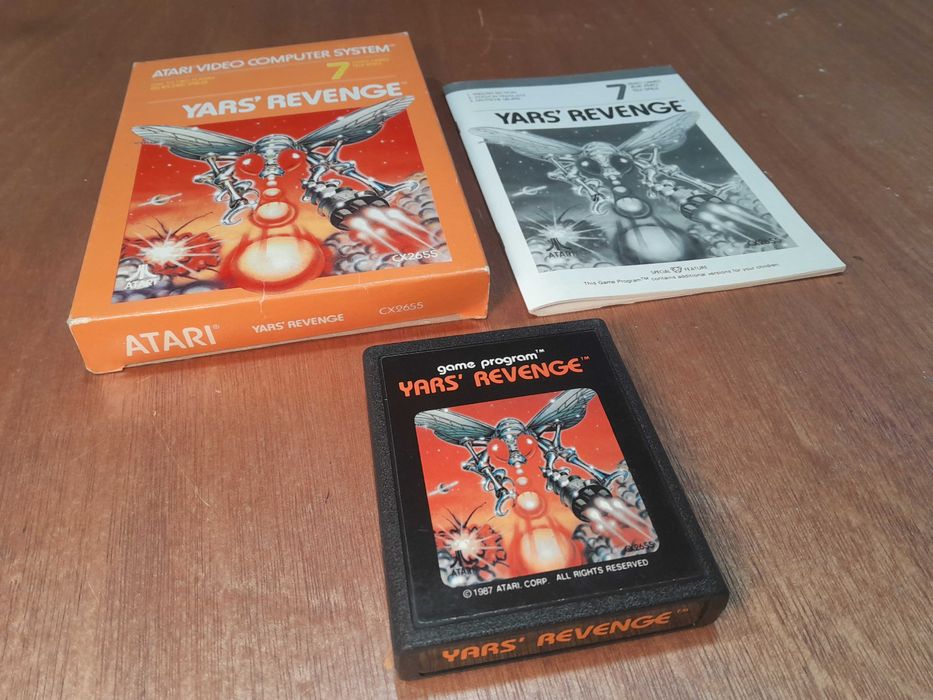 Atari 2600 - YARS' REVENGE + caixa + manual - TESTADO - PAL