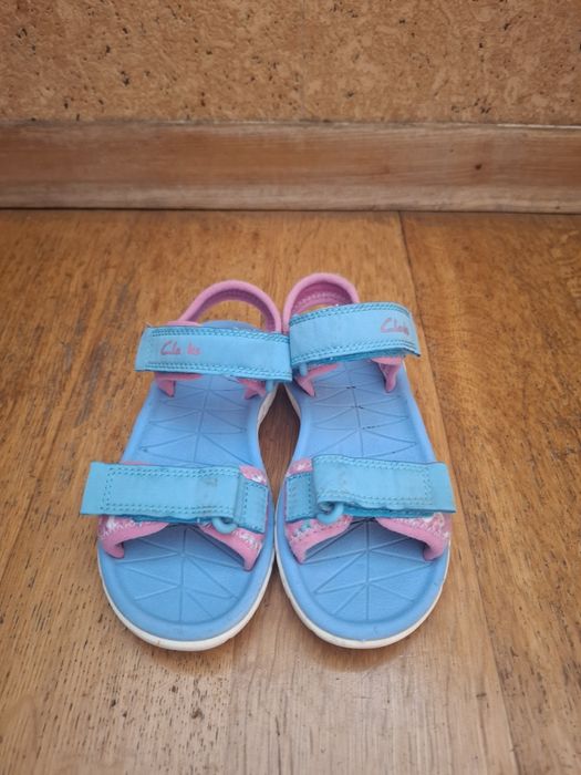 Босоножки Clarks на девочку разм.26 по стельке 16.5 см