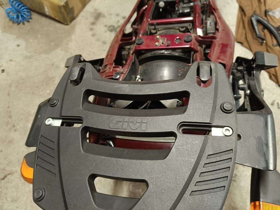 Króćce gaźnika xj 900, gmole , portki. Stelaż kufrów givi