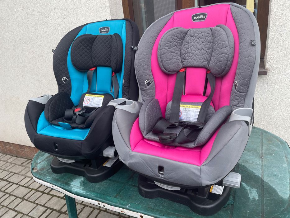 Продам дитяче автокрісло Evenflo. Стан майже новий.