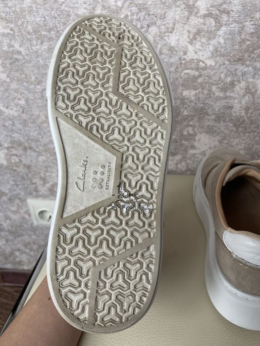 Кроссовки женские Clarks