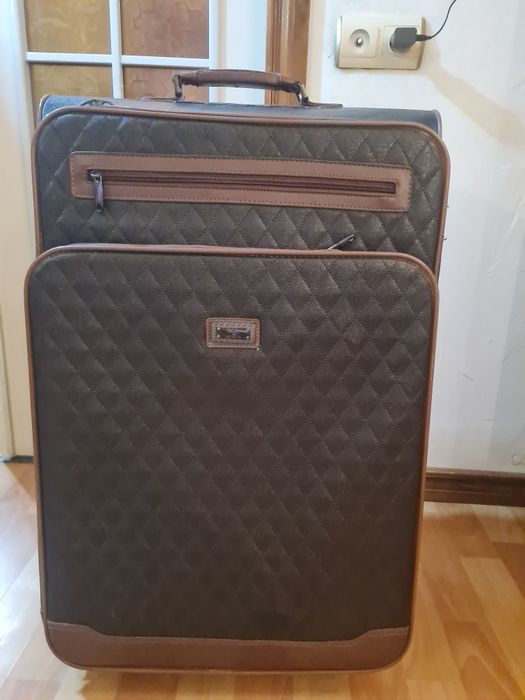 Продам б/у  чемодан