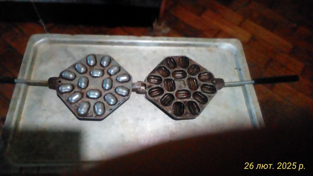 Вафельниця та інші форми