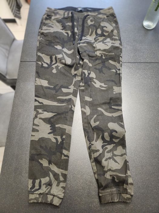 Spodnie męskie w rozmiarze S