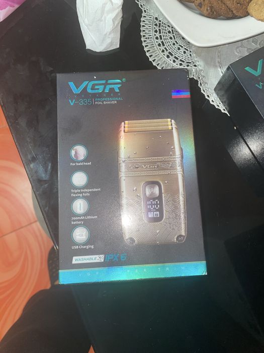 Продам електро бритву VGR V-335