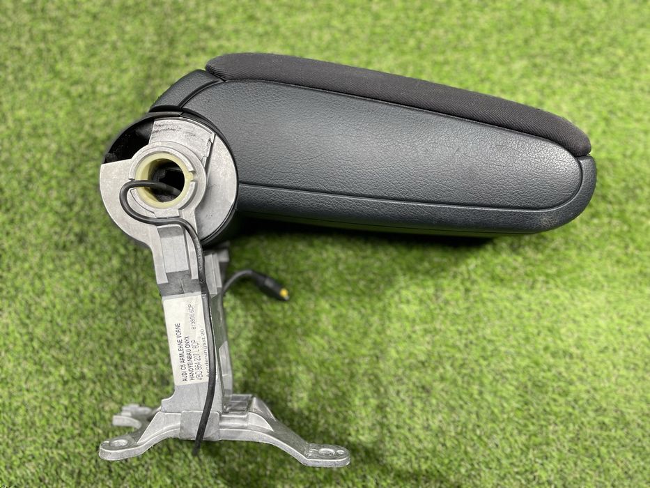 Підлокітник Audi A6C5 під телефон 4BO864245