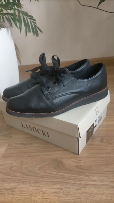 Жіночі туфлі шкіряні 41р Lasocki