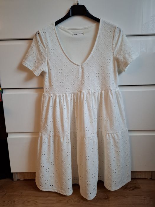 Sukienka xxs sinsay  biała