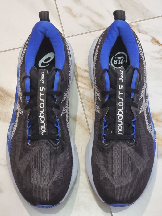 Оригінал 100% чоловічі кросівки asics novablast 5  eur 45