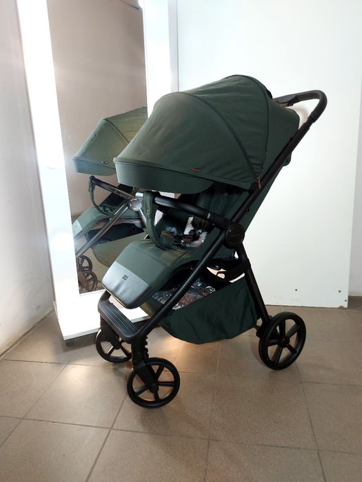 Коляска 2025 CARRELLO Carbon надлегка з великим капюшоном