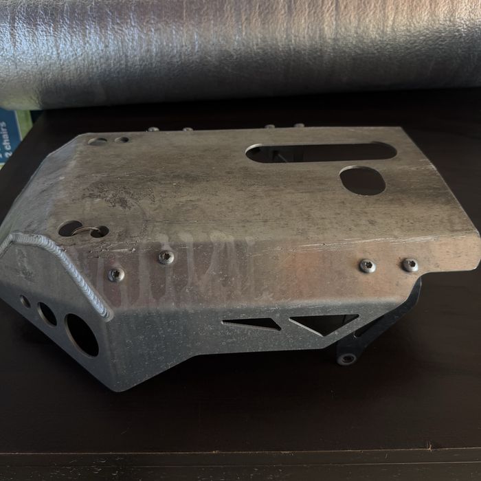 Protecao carter em aluminio (original )TRIUMPH Tiger 1200 Explorer