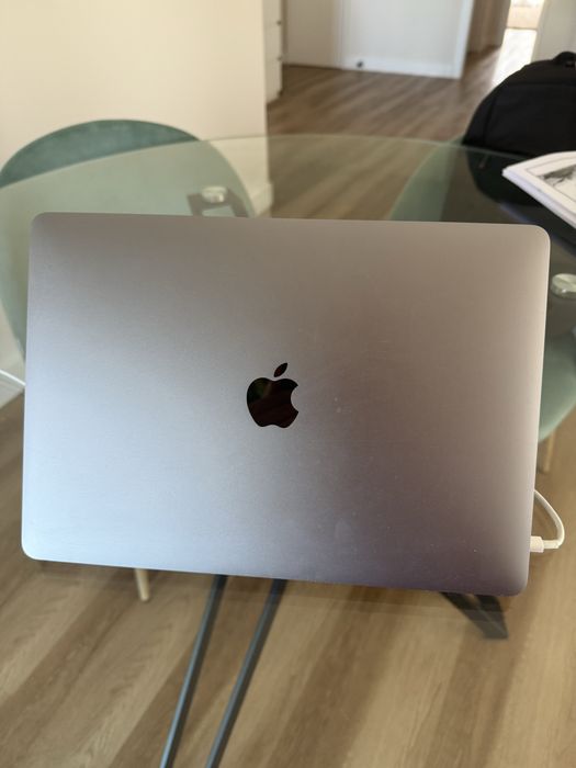 MacBook Pro 13” 2020 | 16GB RAM | SSD 256GB | Excelente Estado
