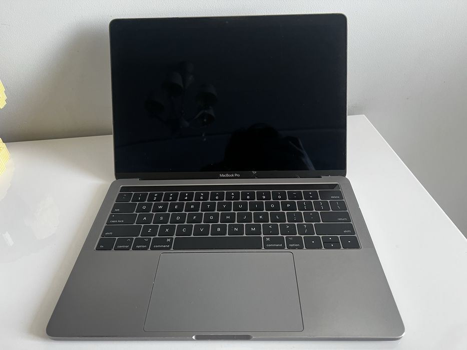 macbook pro, a1706