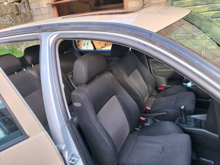 Golf IV 2001 em bom estado
