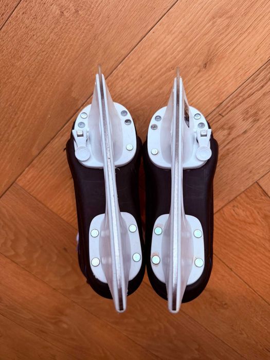 ŁYŻWY REGULOWANE - rozmiar 32-35  (20-22 cm wkładka) OROKS z Decathlon