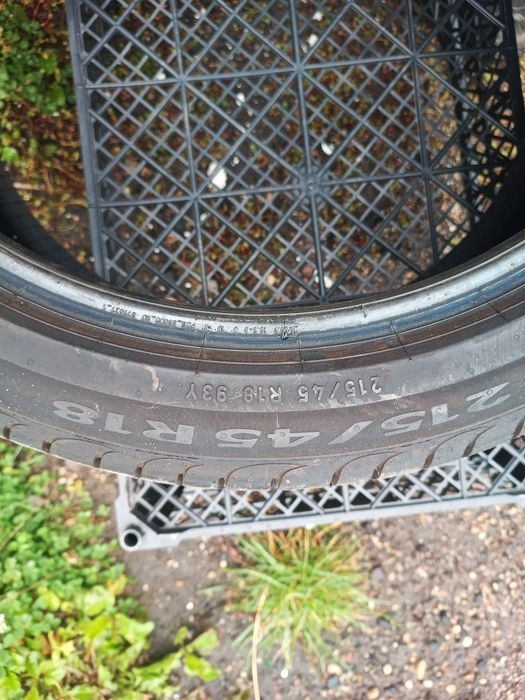 Opona Pirelli 215x45x18 letnia