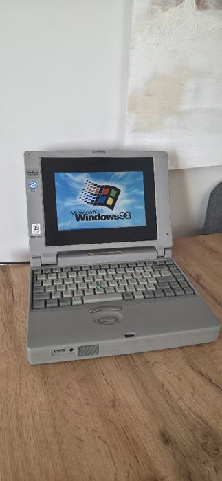 Toshiba Satellite Pro 420CDT zabytkowy laptop win 98