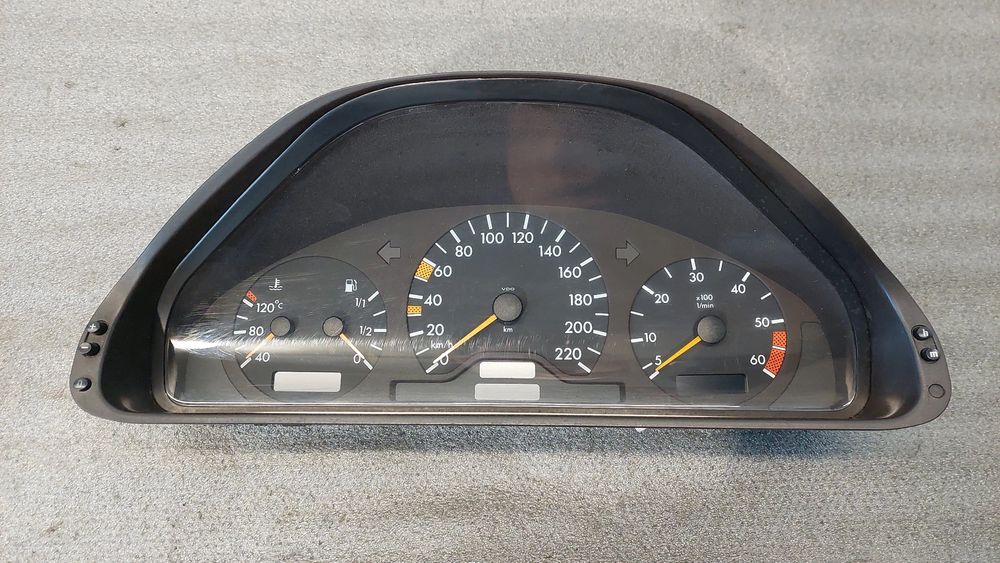 Quadrante / painel de instrumentos MERCEDES-BENZ Classe E (W210)