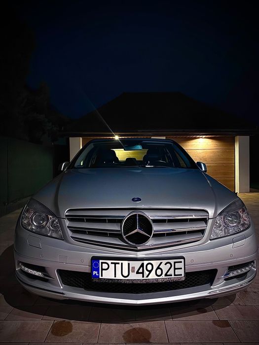 Sprzedam Mercedes-Benz C-Klasa  Sedan 2010 r. Awangarde Silnik: 2.2 CDI (170 KM)