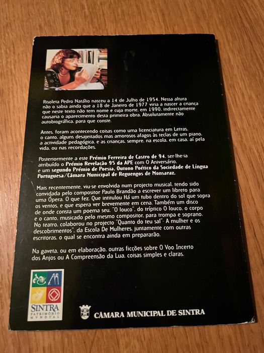 A CRIANÇA SUSPENSA    Risoleta Pedro Natálio