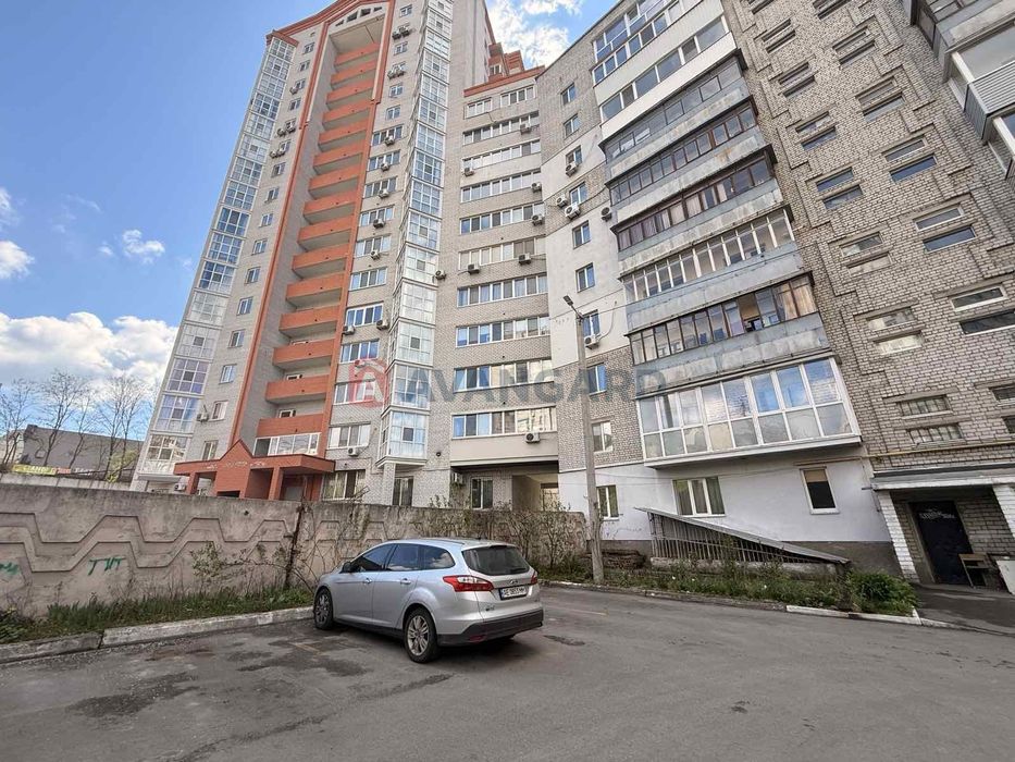 У продажу 2-ух кімнатна Чешка Цегла Тополя 3