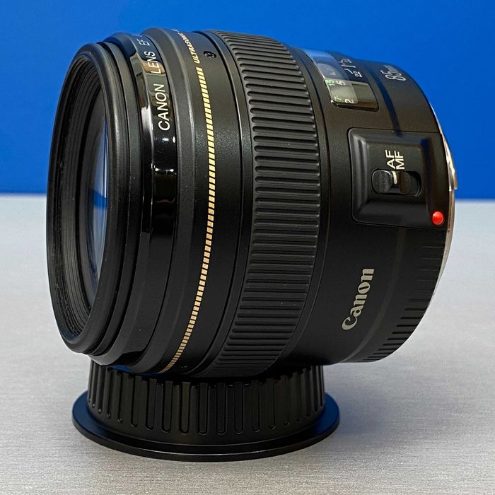 Canon EF 85mm f/1.8 USM