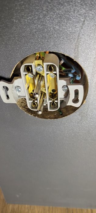 Sprzątanie, mycie, pranie tapicerki meblowej,zagospodarowanie terenu.