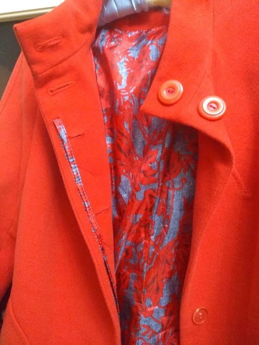 Пальто демісезонне жіноче 42-44 розмір, б/в, колір кораловий