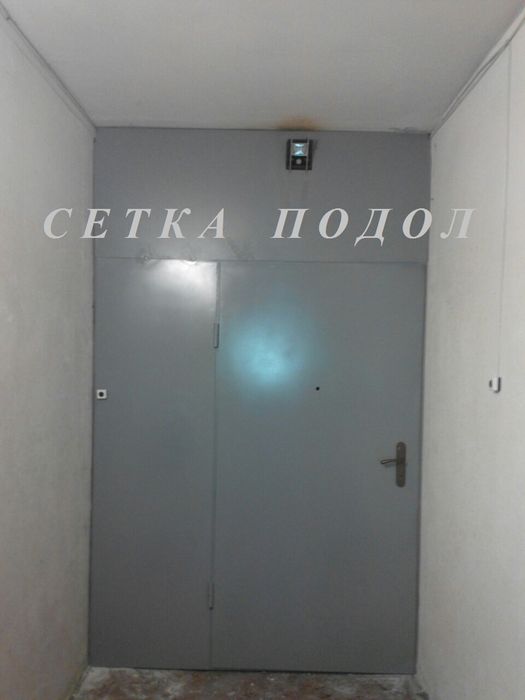 Тамбурні перегородкі, Технічні двері