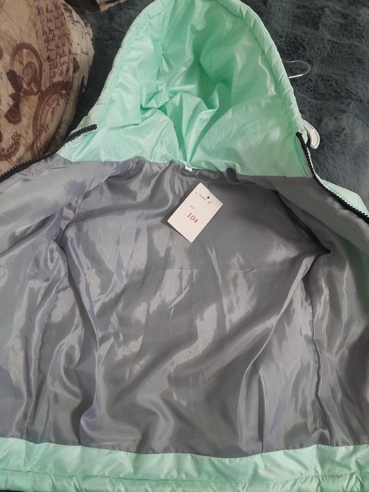 Куртка для дівчинки 104 НОВА