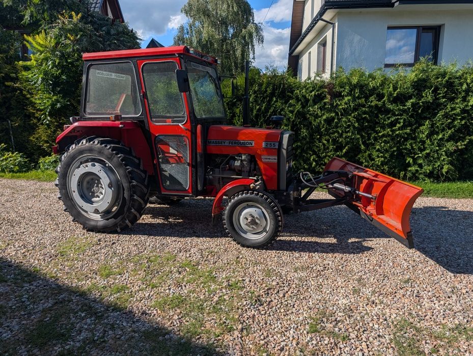 Ciągnik Ursus MF 255