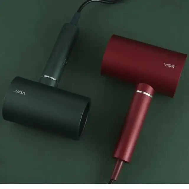 Фен для сушіння і укладання волосся