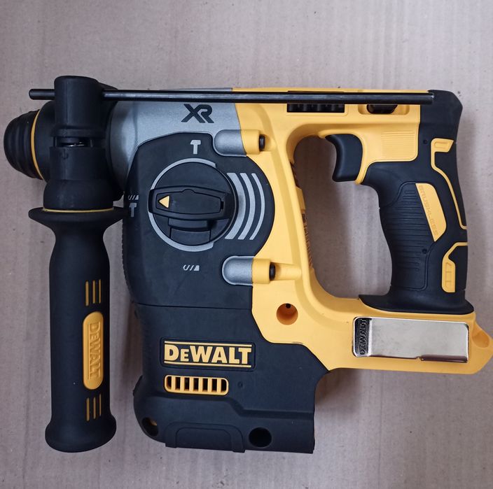 Перфоратор  DeWALT DCH273 (2025р)