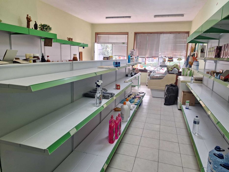 Trespasse de minimercado no Centro da Maia