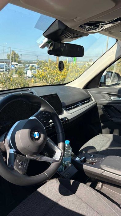 BMW X1 sDrive18i automático 2025 com 7.400 km
