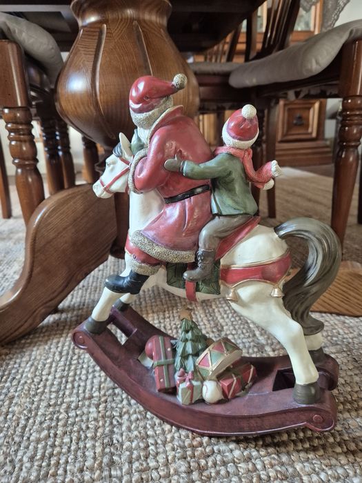 Mikołaj na koniu 30 cm Boże Narodzenie