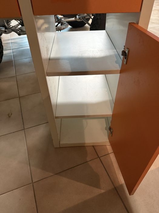 Conjunto secretária + bloco de gavetas IKEA MICKE, branco/laranja