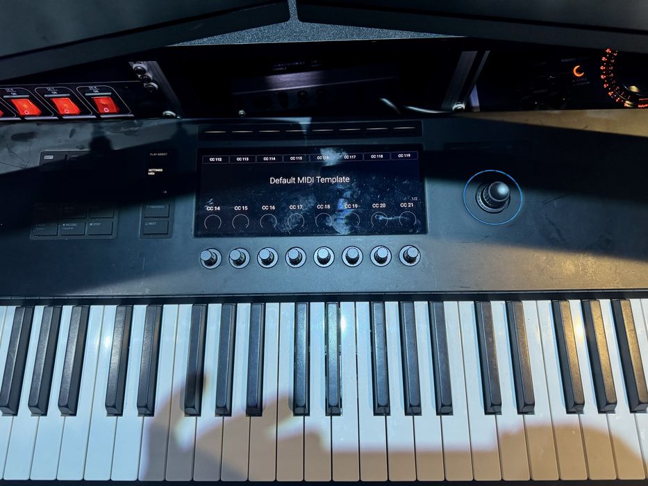 Native Instruments MIDI MK3 S88