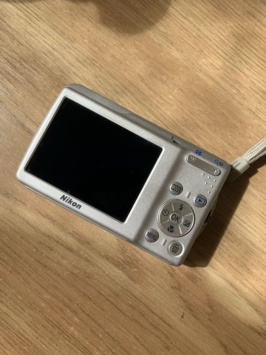 Фотоапарат nicon coolpix s210