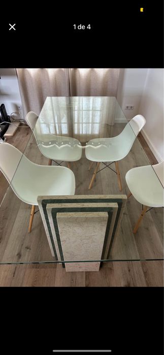 Mesa de vidro com pés mármore