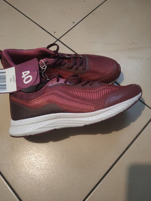 Buty sportowe damskie 40